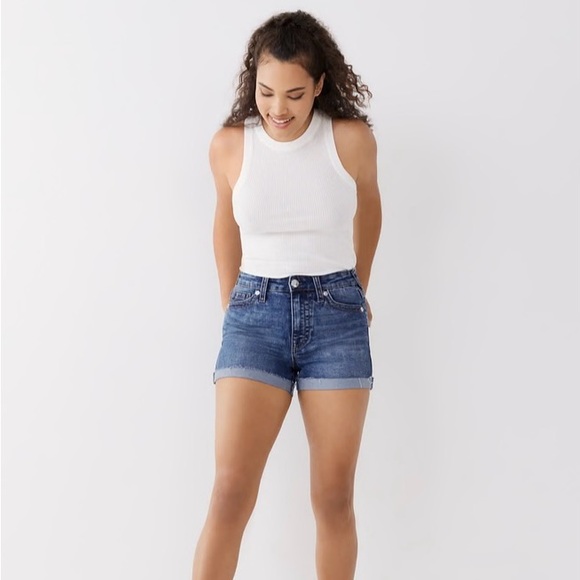 True Religion Jennie Curvy Skinny Short - Picture 3 of 6